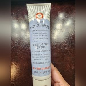 🆕 First Aid Beauty Pure Face Cleanser Face Wash 5.0 Fl Oz